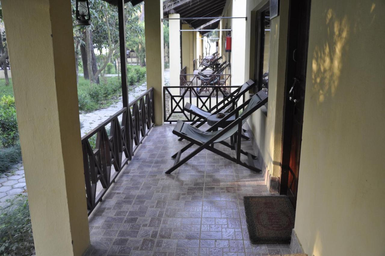 Bardiya Rhino Lodge Bardia Pvt Ltd מראה חיצוני תמונה
