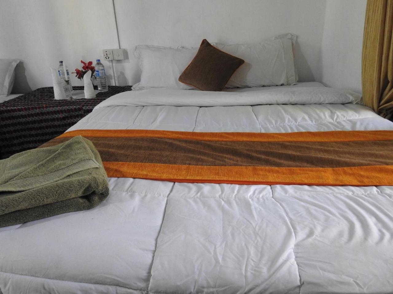 Bardiya Rhino Lodge Bardia Pvt Ltd מראה חיצוני תמונה